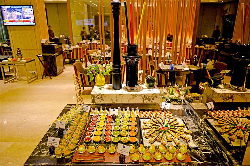 Radisson Blu Jaipur Hotel Restaurant photo