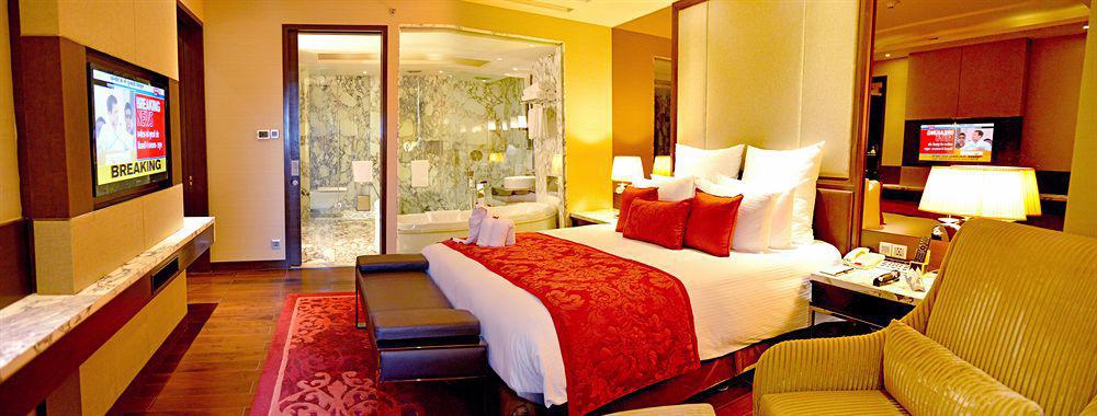 Radisson Blu Jaipur Hotel Room photo